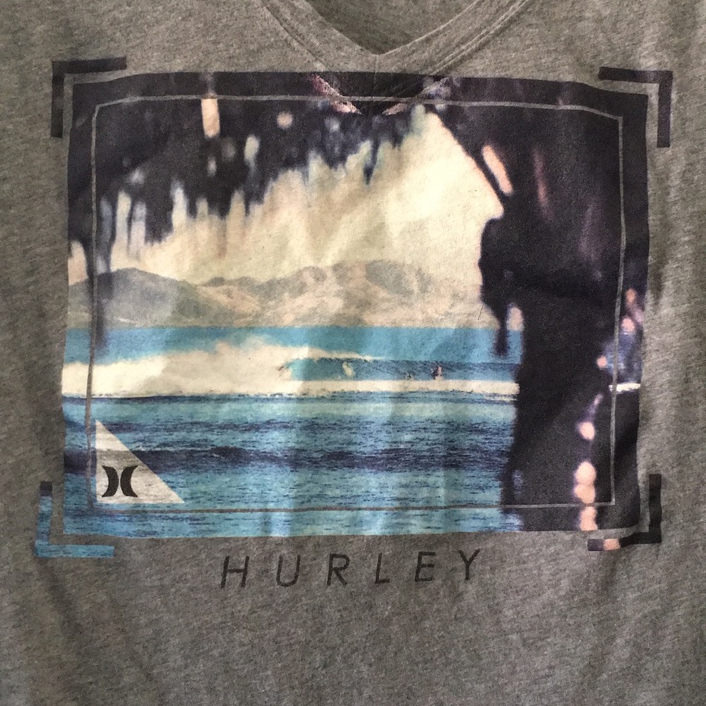 Hurley tee 🌷 - Picture 2 of 3